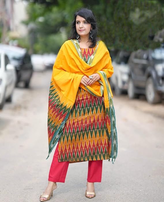 KLOSIA Women Printed Kurta and Pant Set with Dupatta Set